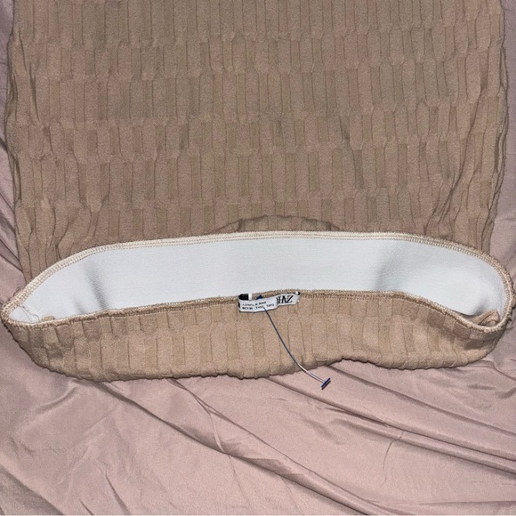 Zara Beige Textured Pencil Skirt - Picture 4 of 5